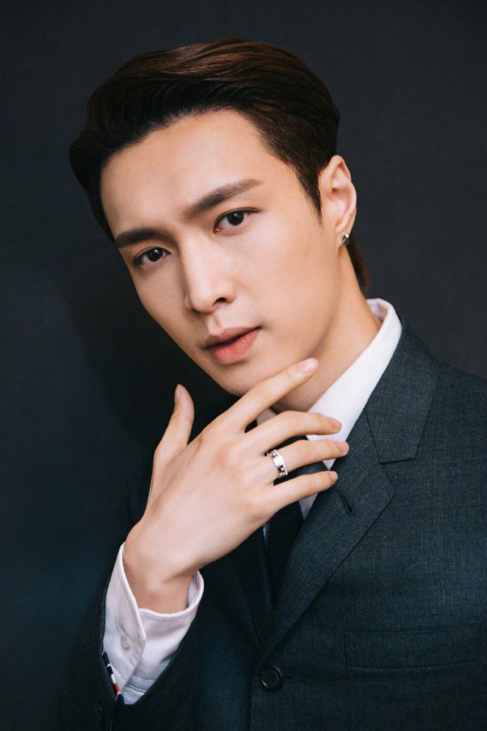 Lay Zhang