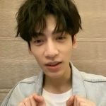 Luo Yunxi looks very handsome in the live video streaming