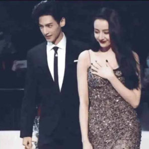 Luo Yunxi và Dilraba Nữ diễn viên yêu thích của anh ấy trên cùng một sân khấu