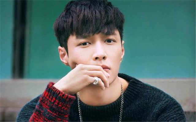 Lay Zhang