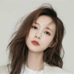 Did Li Yitong Get Married? It Was Rumored Her Boyfriend Is Her Strong Background