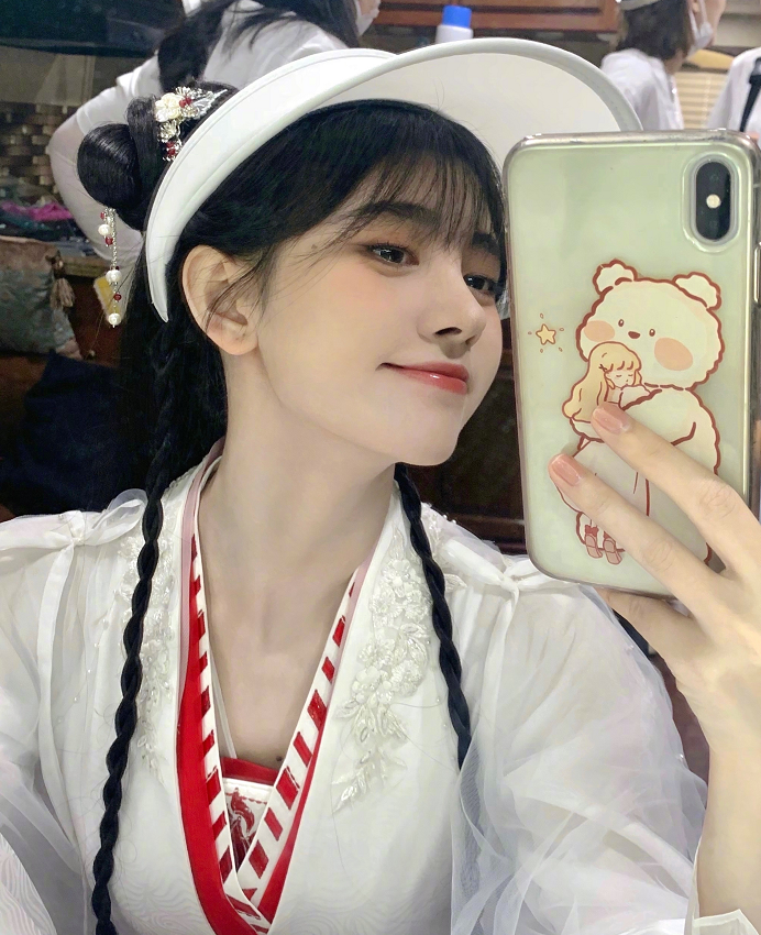 Ju Jingyi4