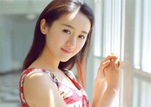 Does Crystal Yuan Bingyan Have A Boyfriend? Dating Lay Zhang is True Or Not?
