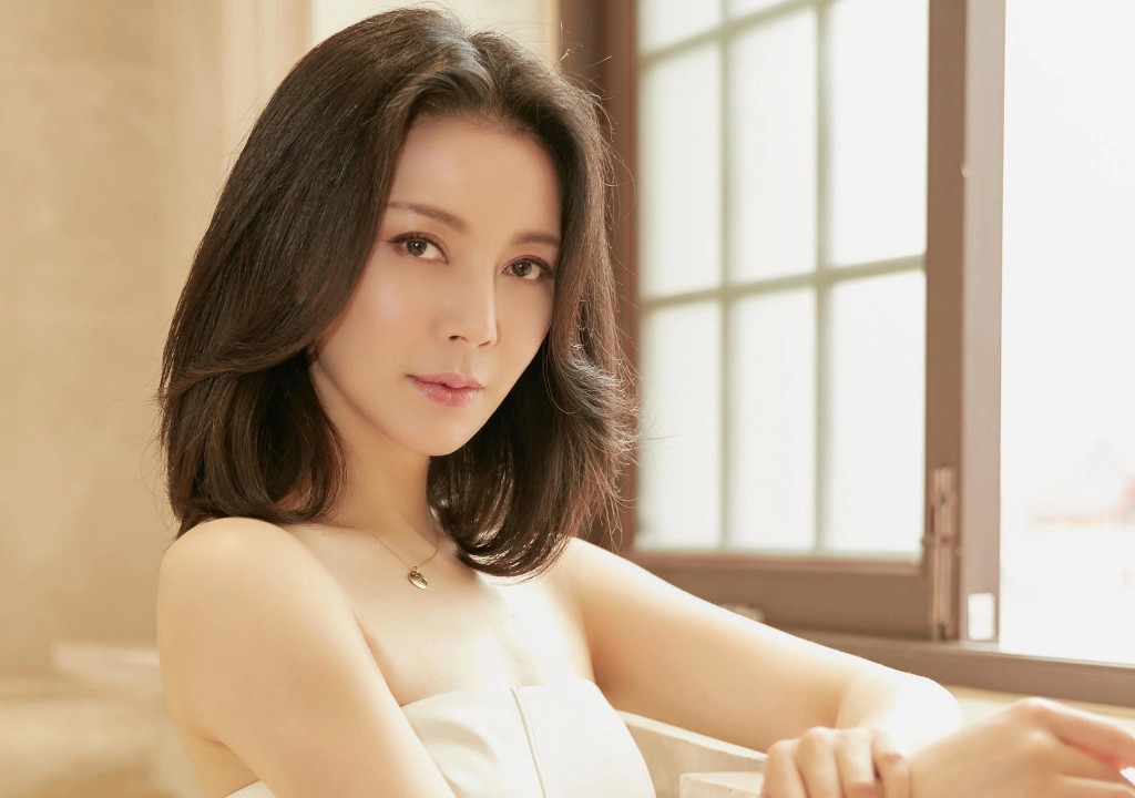 Chinese Actress Liu Min
