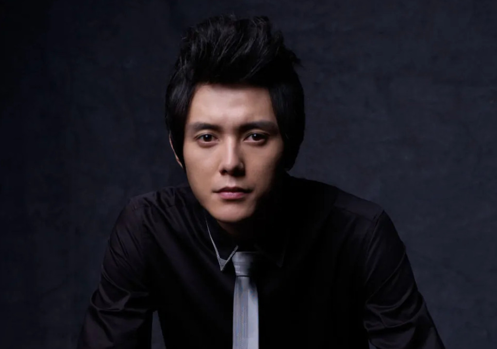 Chinese Singer Zhang Chao