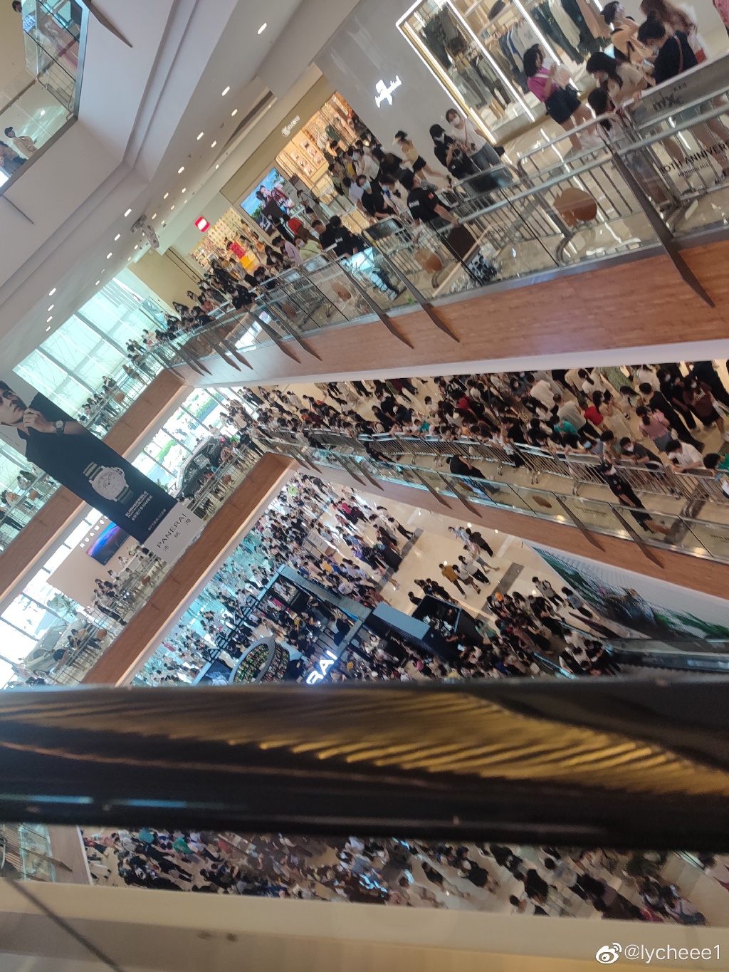 007oYyfzgy1h50kya3ts6j32bc334x6r