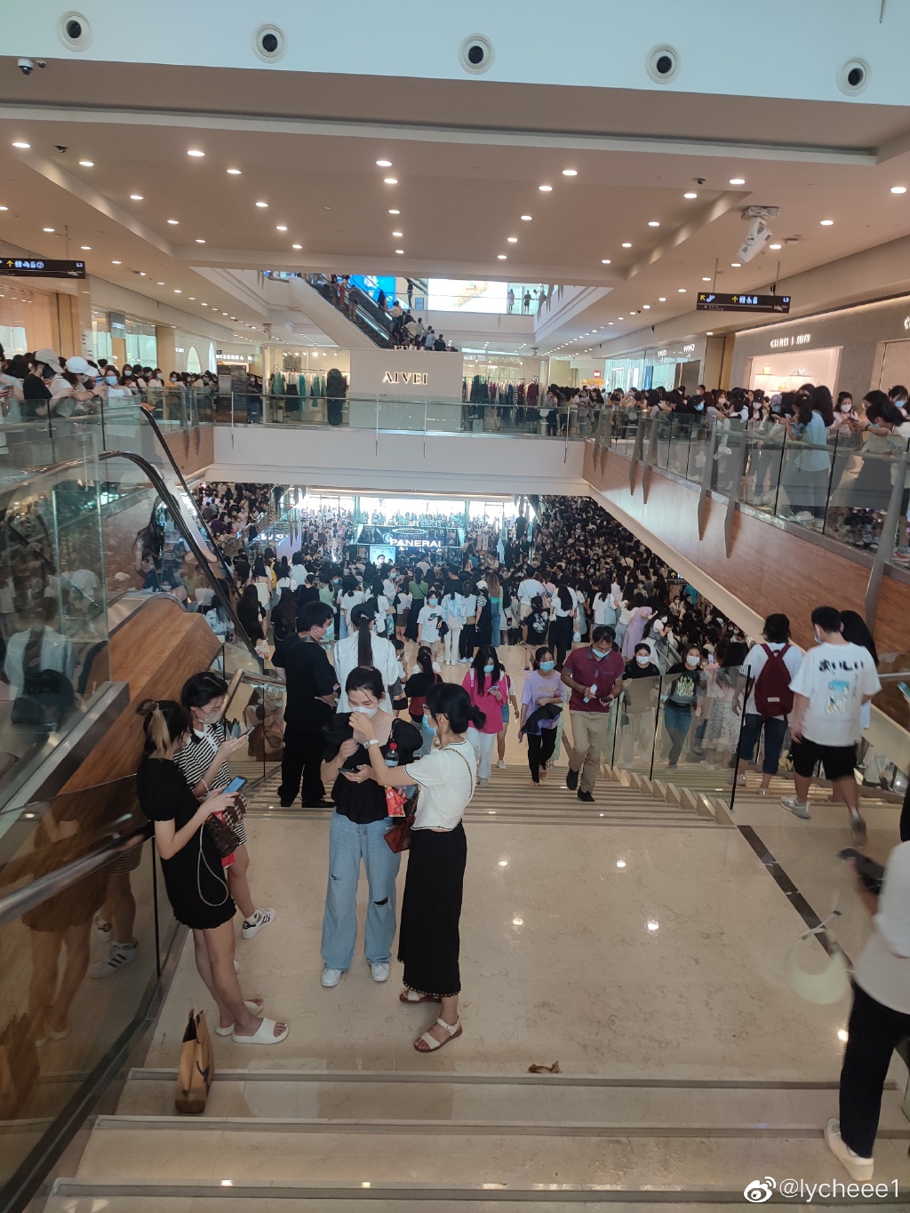 007oYyfzgy1h50kybttnmj32bc3347wj