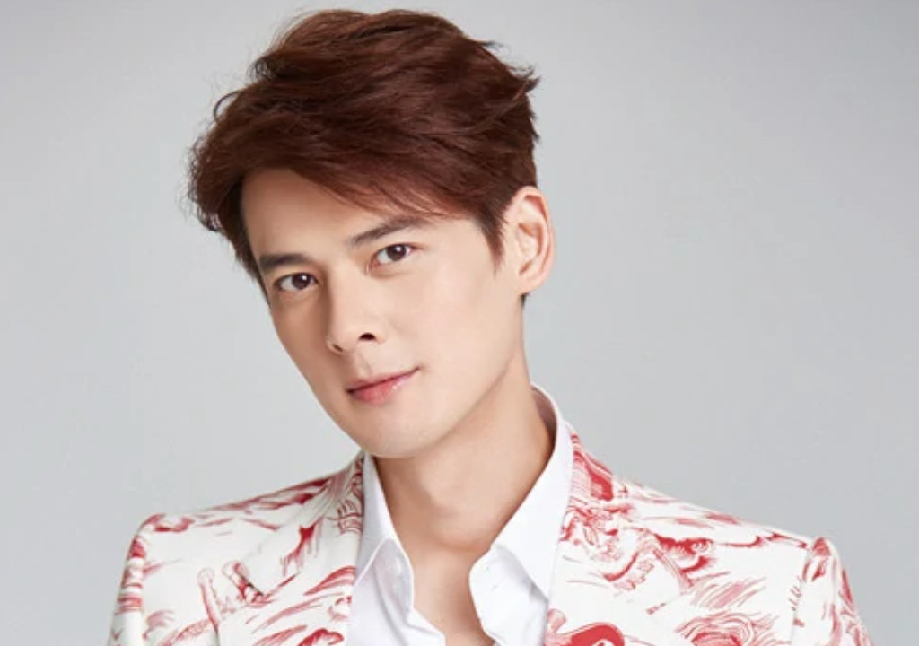 Taiwanese Actor Dylan Kuo, 44, Says The 19-Year Age Gap Between He & His  25-Year-Old Girlfriend Is “Indeed Very Weird - TODAY