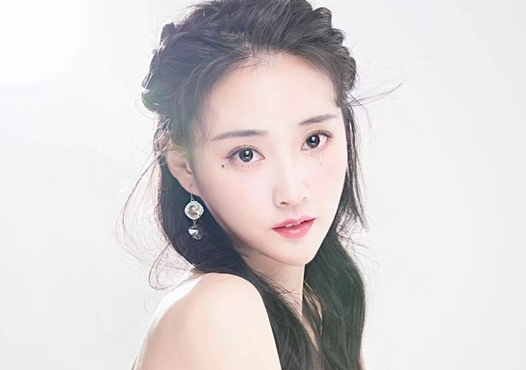 Yi Yanting (衣妍婷) Profile