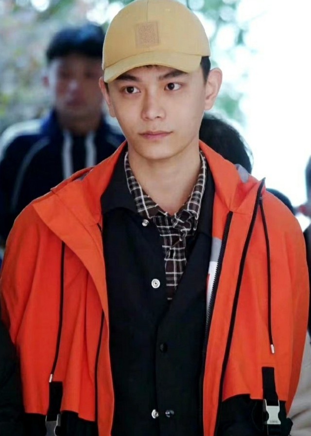 Hei Bai Sen Lin