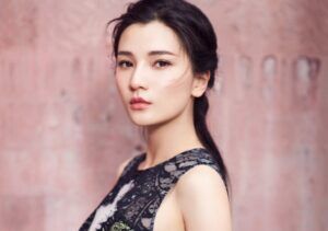 Wang Yitong (Carrie Wang) Profile