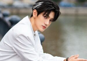 Han Jingde (韩竞德) Profile