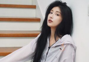 Hua Wen (华雯) Profile