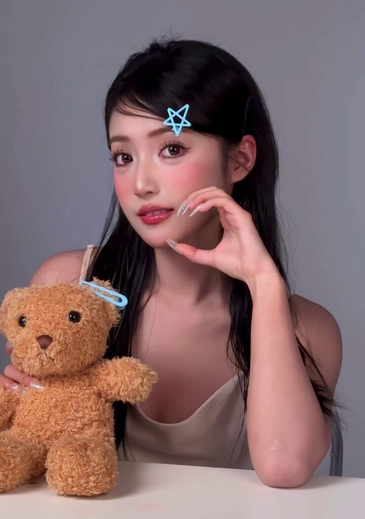 Kan Ziyi