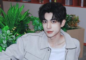 Xu junhuan perfil