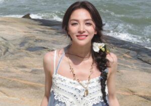 Tang shiyi perfil
